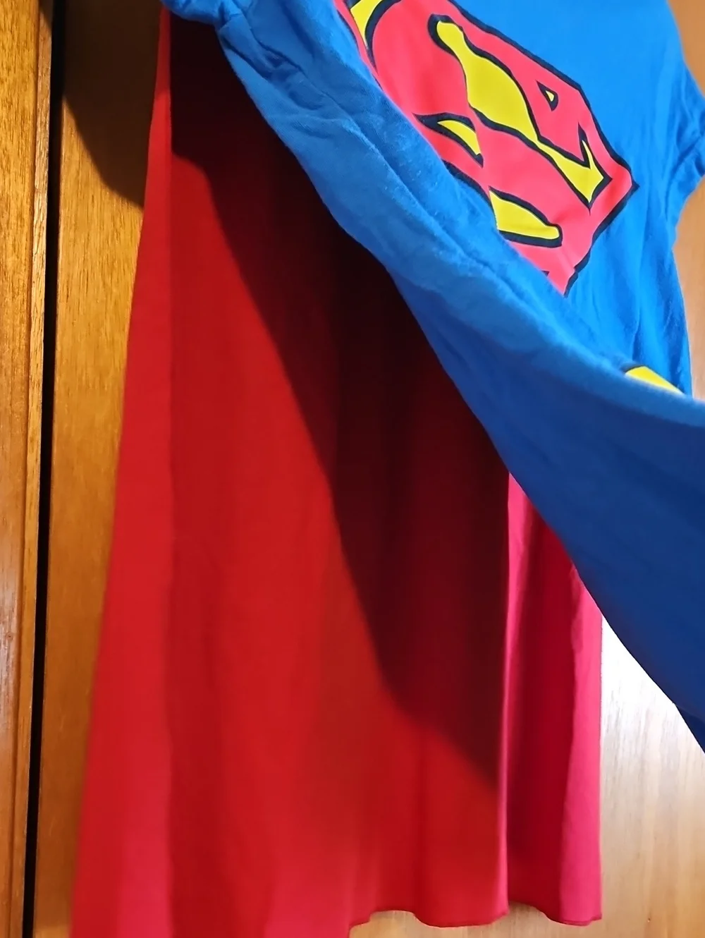 Superman Shirt With Cape Sz Med Boys